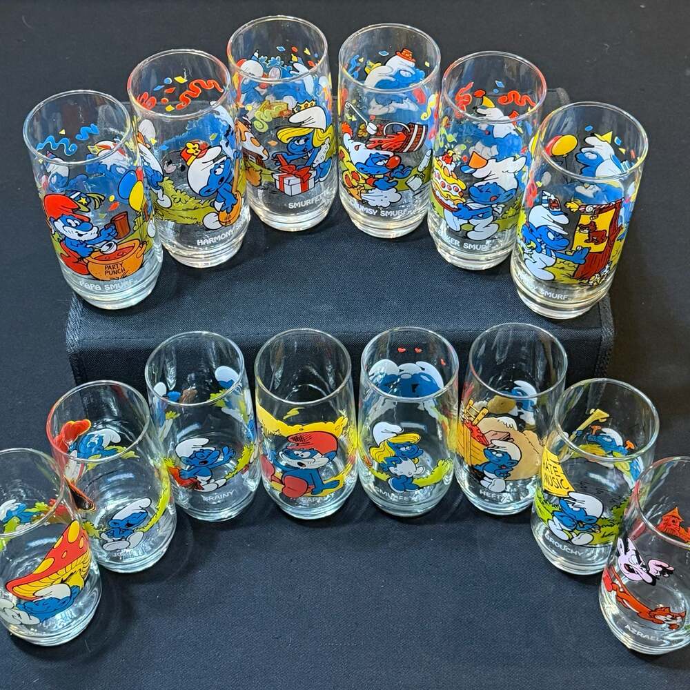 Vintage 1982-1983 Smurf Collector Glasses Hardee's Complete Set of 14